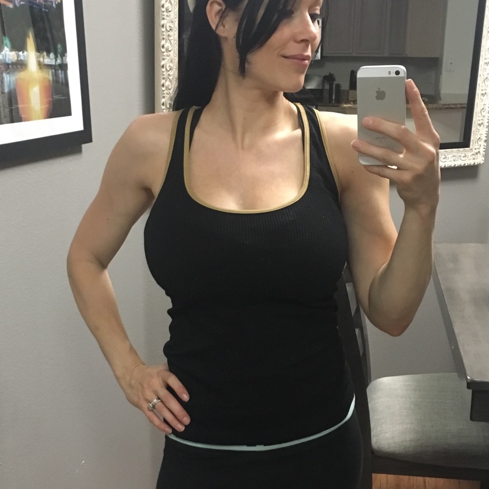 👒Bebe tank tback black with gold trim